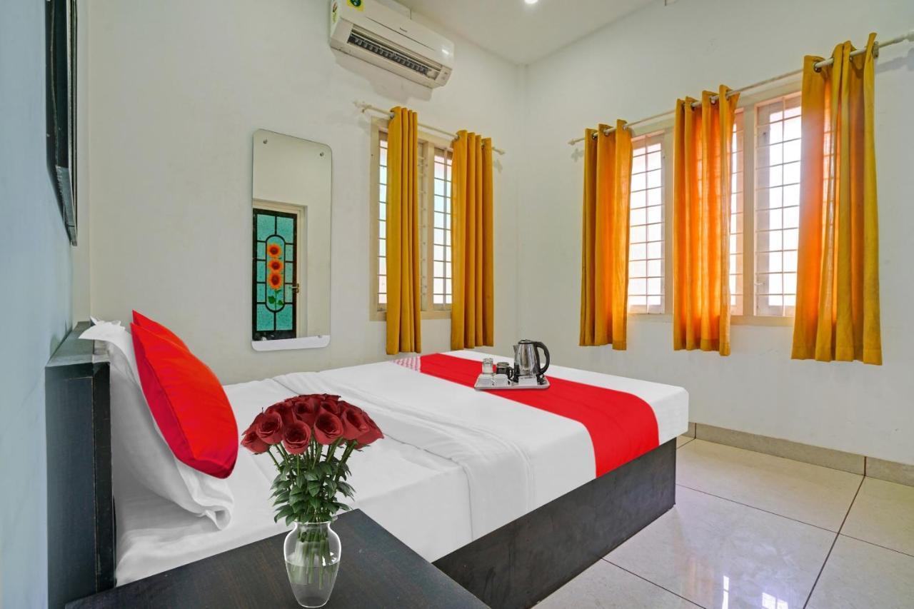 Oyo Thykoodam Sleep Inn Kochi Exterior photo